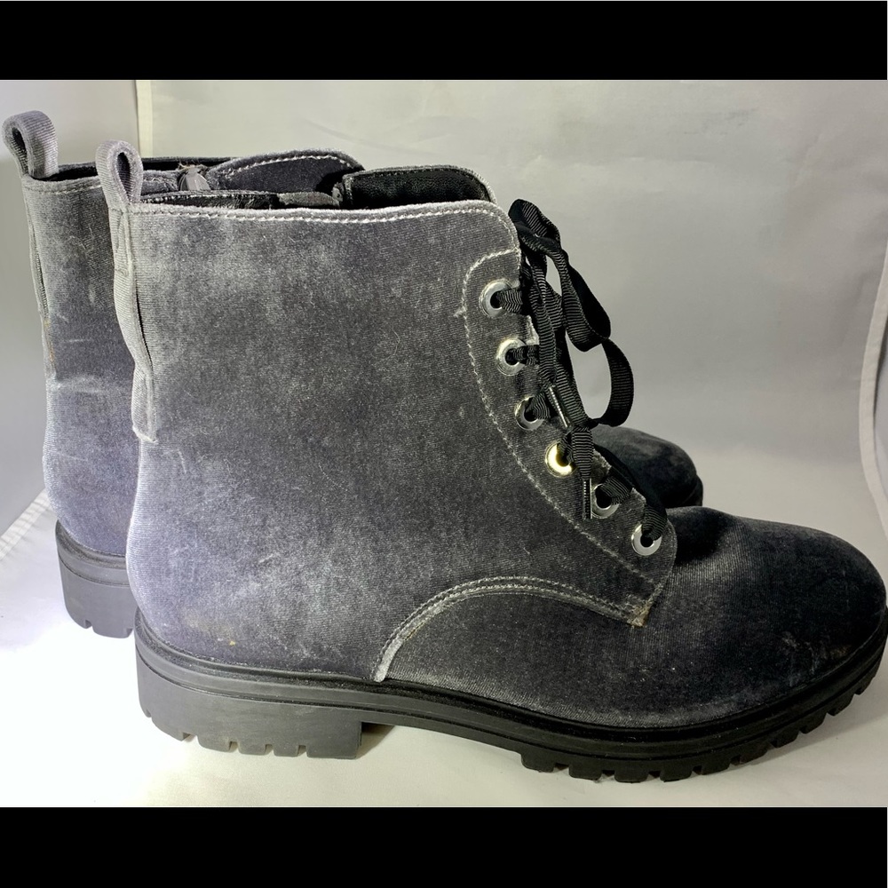 Faux suede gray zippered laced ankle boots